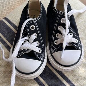 Converse toddler 4 black white lace up tennis shoes shoe boy